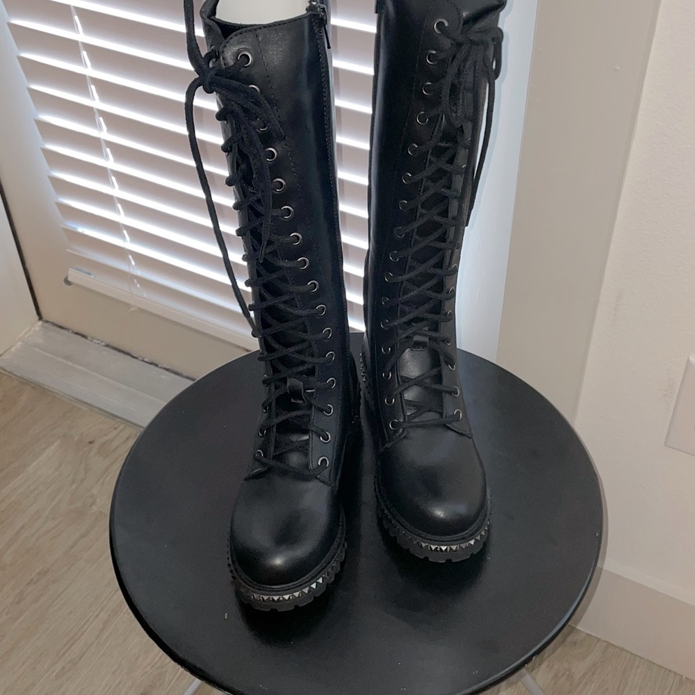 Steve Madden Black boots